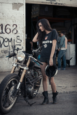 streetbikejonny:  辣妹! 