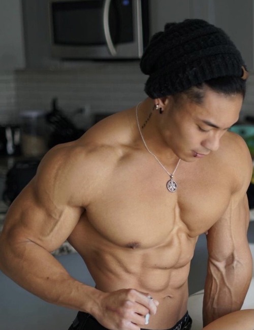 :Physique model, Nyle Nayga adult photos