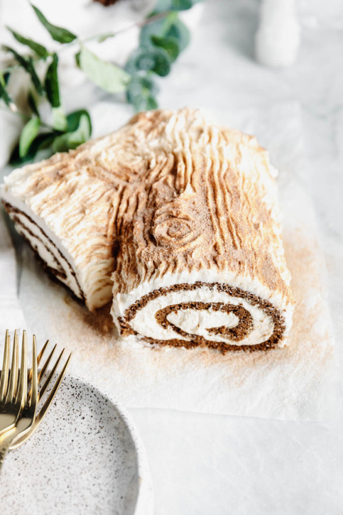 sweetoothgirl:White Chocolate Gingerbread Yule Log