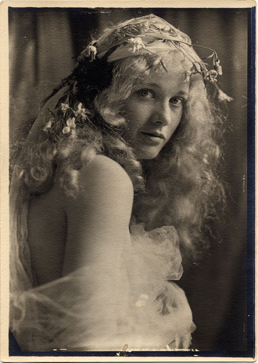 grandma-did:  I had a couple of these in the files, others provided additional photos,