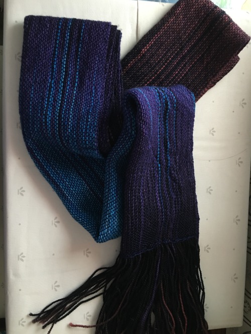 fibercrack:THIS is my pride and joy of a scarf this season (well, so far), a faux ikat / intentional