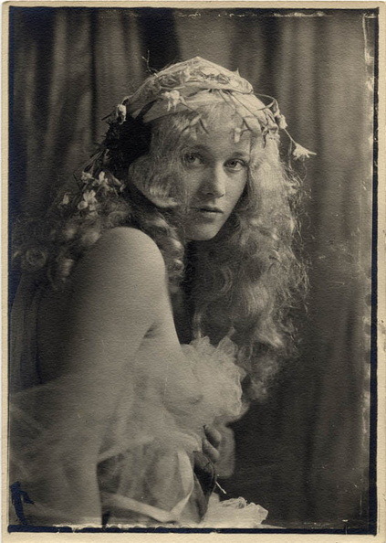 grandma-did:  I had a couple of these in the files, others provided additional photos,