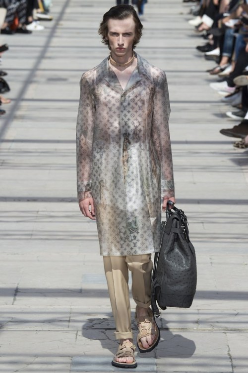 louisvuitttonn:  Louis Vuitton Menswear Spring ‘17