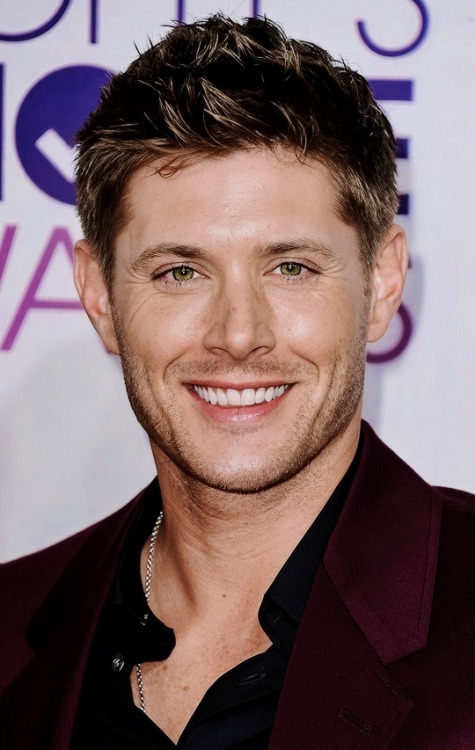 justjensenanddean:Jensen Ackles | People’s Choice Awards 2013 