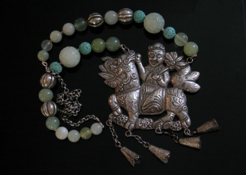 gardenofthefareast:Chinese Silver Qilin and Bead Necklace The Qilin ( pronounced “chee-lin”) is a my