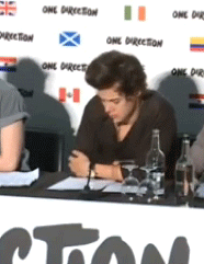 braverytattoos:  Harry attempting to be sassy but failing…