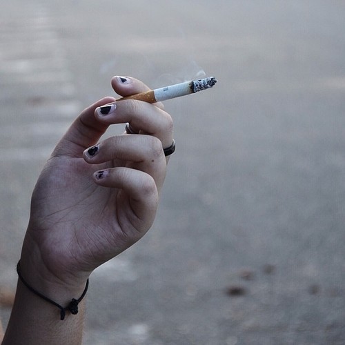 we shared a cigarette somehere. en We Heart It.