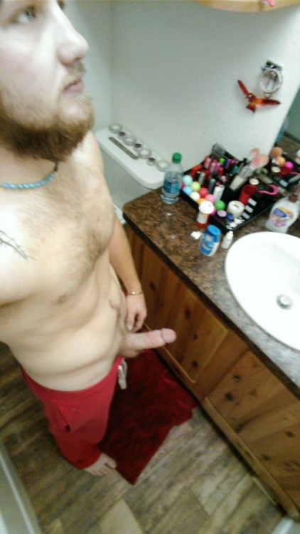 dirtybeardadmike:  Beggin to be sucked 