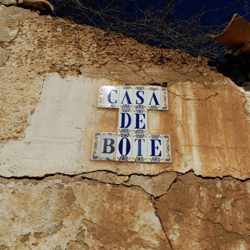 donbotarate:en Casa de Bote, Albacete, España.