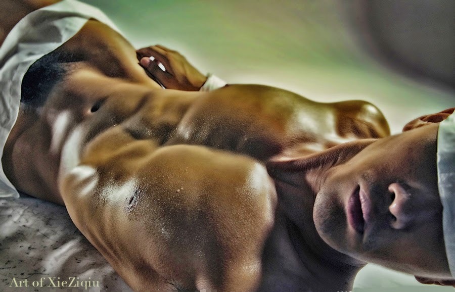 completelyfine:  Sizzlin’! http://completelyfine.tumblr.com