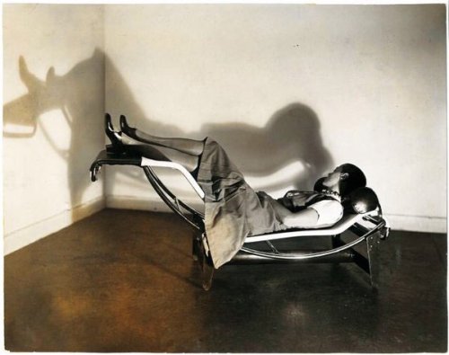 The Chaise Longue Basculante designed by Le Corbusier-Jeanneret-Perriand, 1928