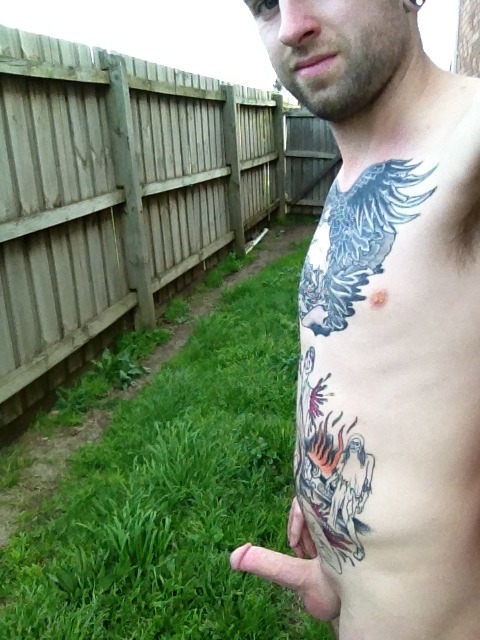 Porn photo errydaylivin:  I just love being naked outside!