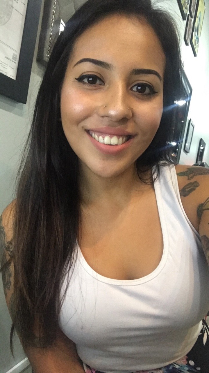 horngryinkedstoner:  I put makeup on !