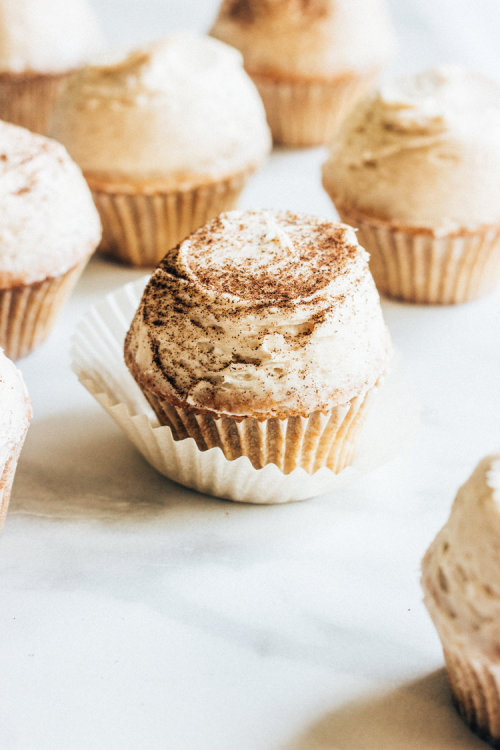 ugly–cupcakes:  SPICE CUPCAKES WITH CHAI FROSTING  
