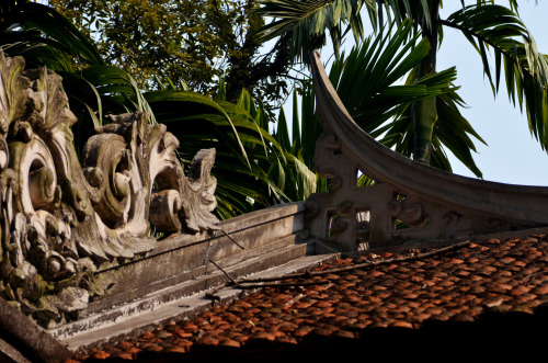 Decorative roofs at Quan Thanh Temple established during the reign of Emperor Lý Thái Tổ (reigned 10