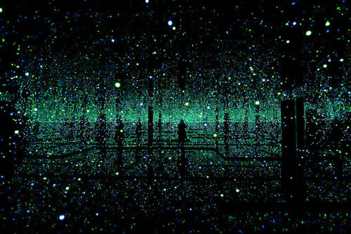 dawnawakened:Yayoi Kusama, Infinity Mirrored Room - Filled with the Brilliance of Life (2011)“