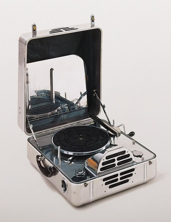 midcenturymodernfreak:  c. 1935-39 RCA Victor Special 78 Portable Record Player|