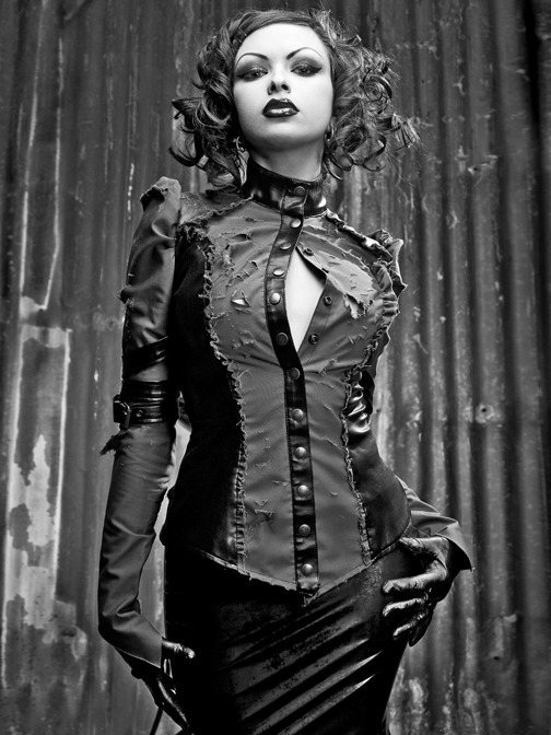 iwanttomarryanaltmodel:  This is Zoetica Ebb. She’s from Portola Valley, California