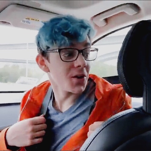 crankgameplays: crcnkgameplays: ethan and the Orange Jacket of Beauty The fuck is my hair doing toda