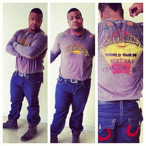 hotthickboys:  ibetalkinguap:  tmckenzie85:  Such a cutie, hottie, all of thee above  who. is. this. 😍😍😍   Follow the Blog http://hotthickboys.tumblr.com/