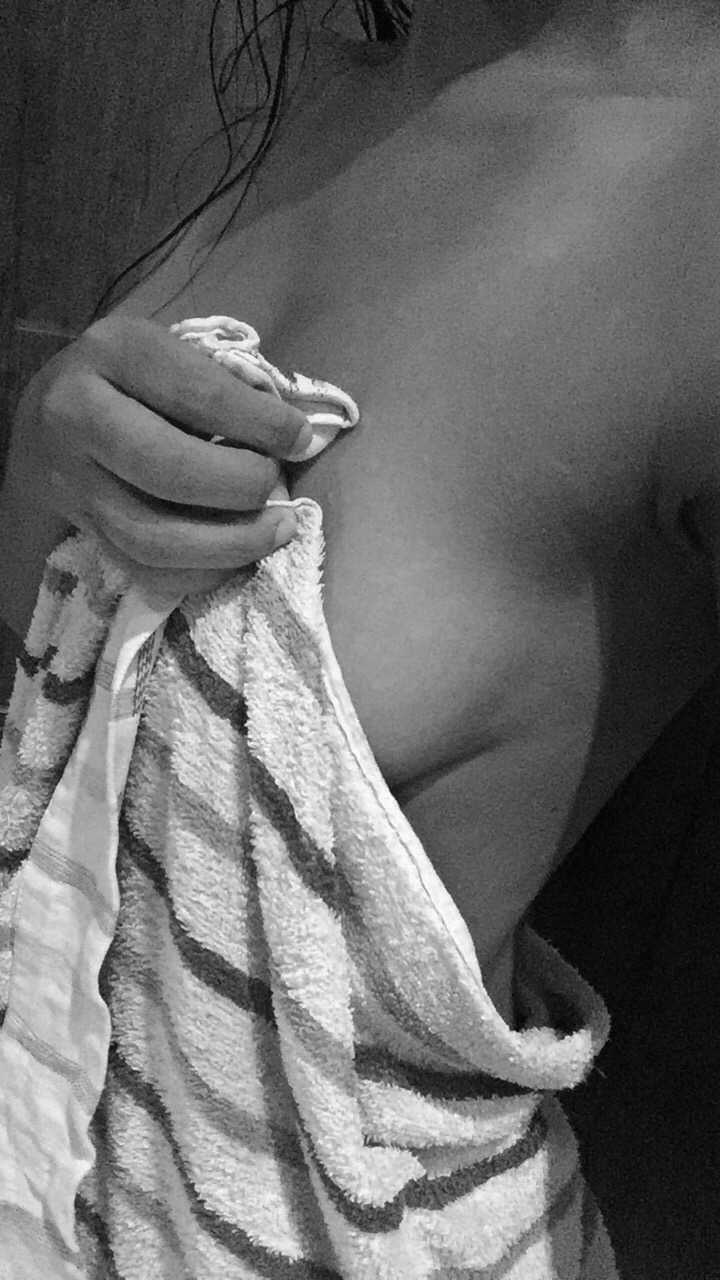 tinkermebelle:  Remove that towel, should I? 