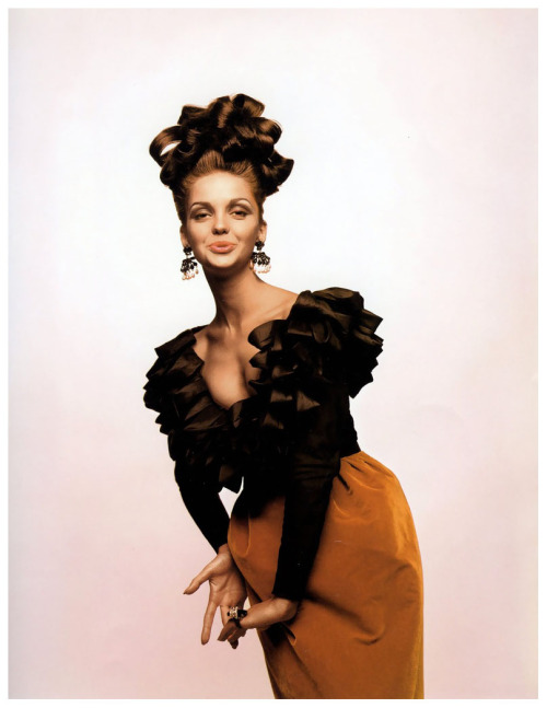 Donna Mitchell in Harper’s Bazaar, 1963