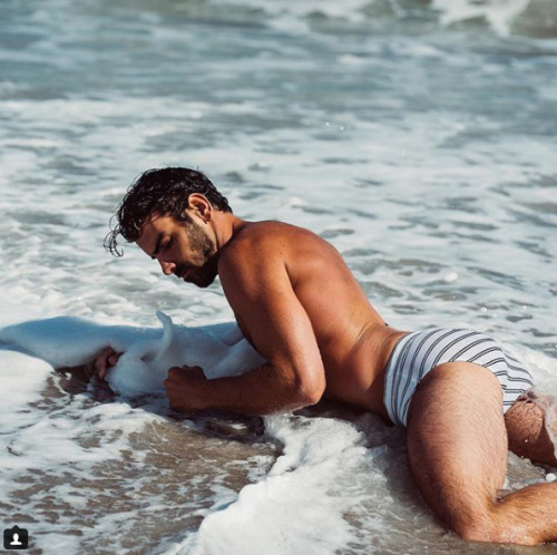 amazingmalenudity:Nyle DiMarco