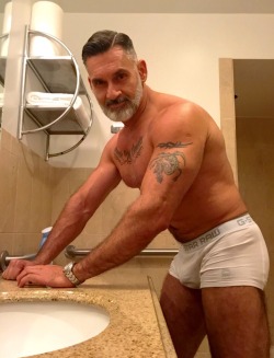 planesdrifter:  Follow planesdrifter: trueTHAT if you’re an admirer of older, hairy natural and muscular men.Check it out and the archive too or the live cams.