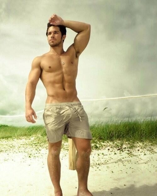 musclehunkymen:  Sexy Coastal Muscle! 
