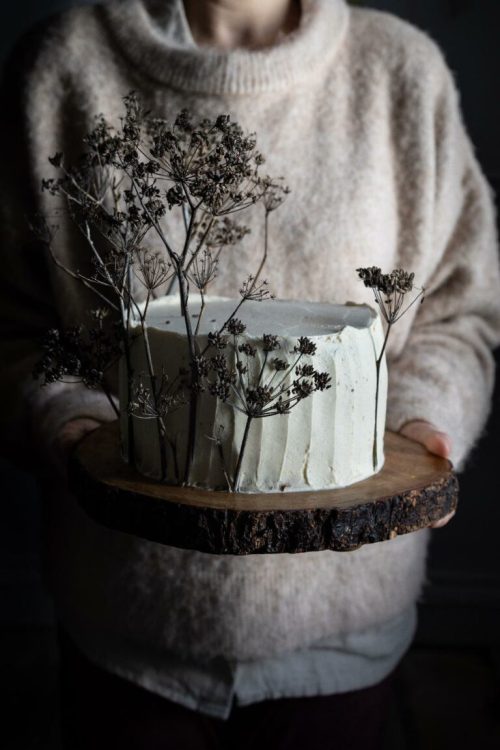 sweetoothgirl:Spiced parsnip cake