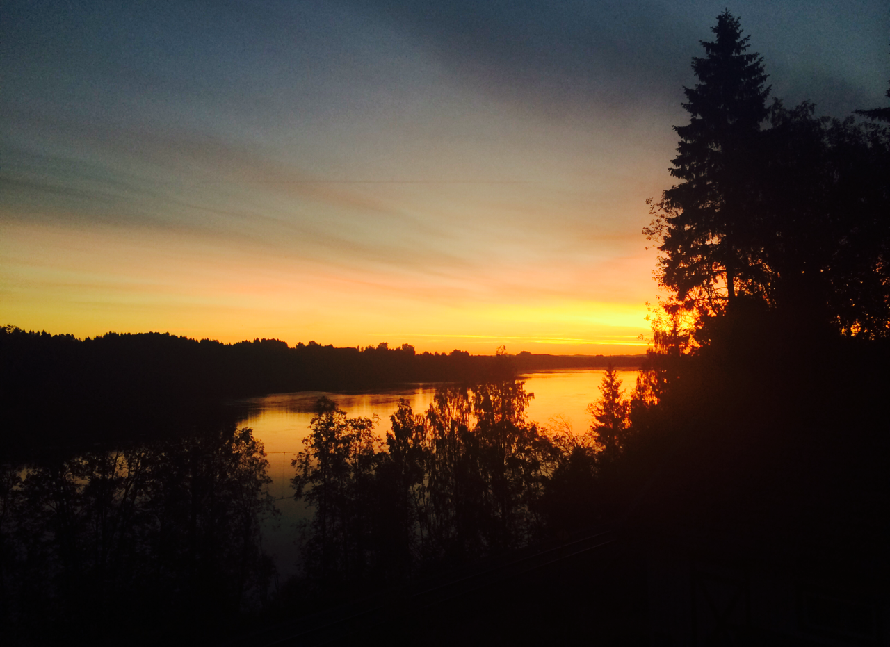 ridderen:  i can see the sunrise from my bedroom window