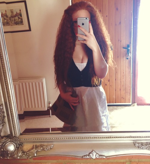 iwishiwasyourfavouritegirl:  went to a lovely bbq today 🌸