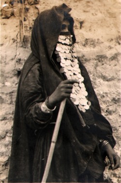 yanorayanora:  Egyptian woman, ca. 1939 |