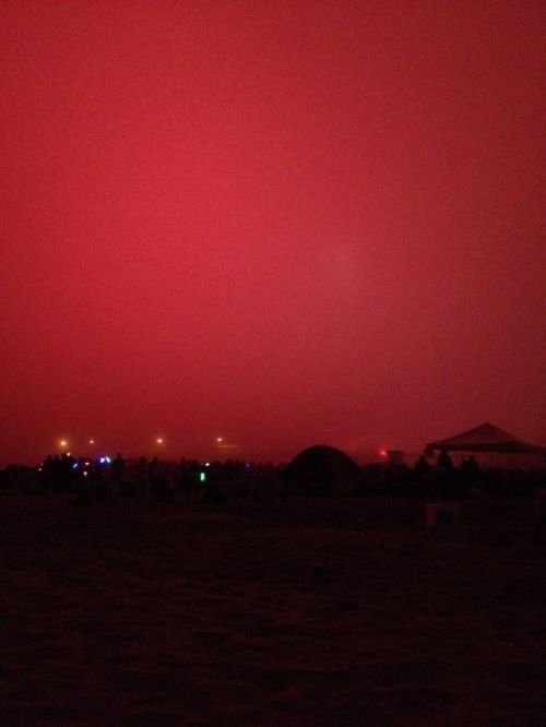 The fog caused the fireworks to change the sky color