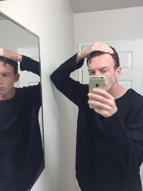 bleachdad:  I look better when I’m sleepy cuz I can’t see if I look good and I live for that