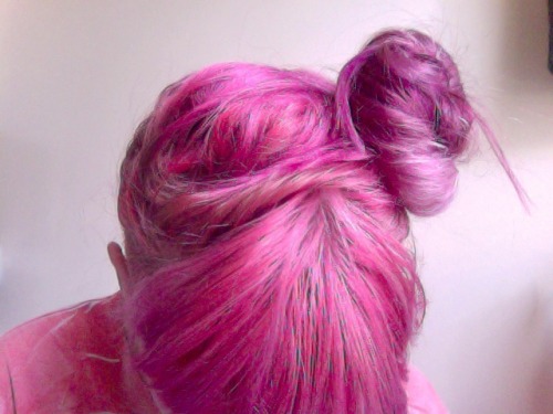 unexpectedinstincts:  crunchwrapmistress:  unbear:  Good hair: updo edition  5th one omg hannaaaaah  I think I love her.