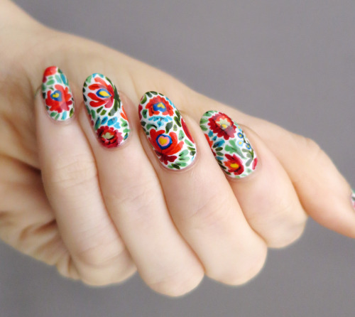 ladycrappo:  Inspired by Hungarian Matyó embroidery.