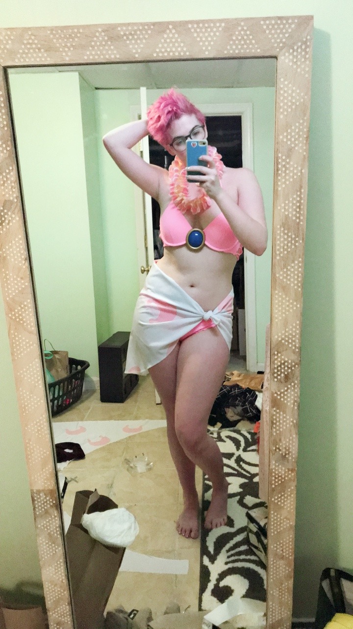 Posted on discord and twitter already, but here’s my swimsuit for princess peach