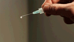 creewillow:  amnestyplz:  anowlinthemidst:  unicorn-meat-is-too-mainstream: Acoustic Levitation Using sound waves to levitate individual droplets of solutions containing pharmaceutical drugs and drying them in mid-air.  What…what are you doing  sound