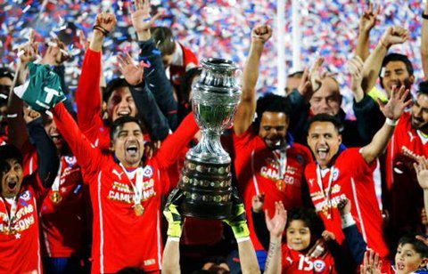 uzziblue:    When you win your first Copa America title EVER …   Congrats, Chile