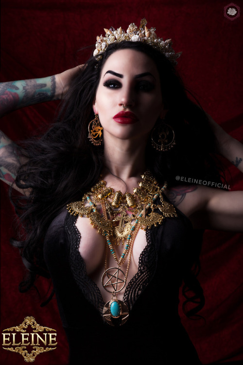 gothicandamazing:  Model: EleinePhoto: GRANN Photo & MediaJewelry: Wonderlandmc Welcome to Gothic and Amazing |www.gothicandamazing.com