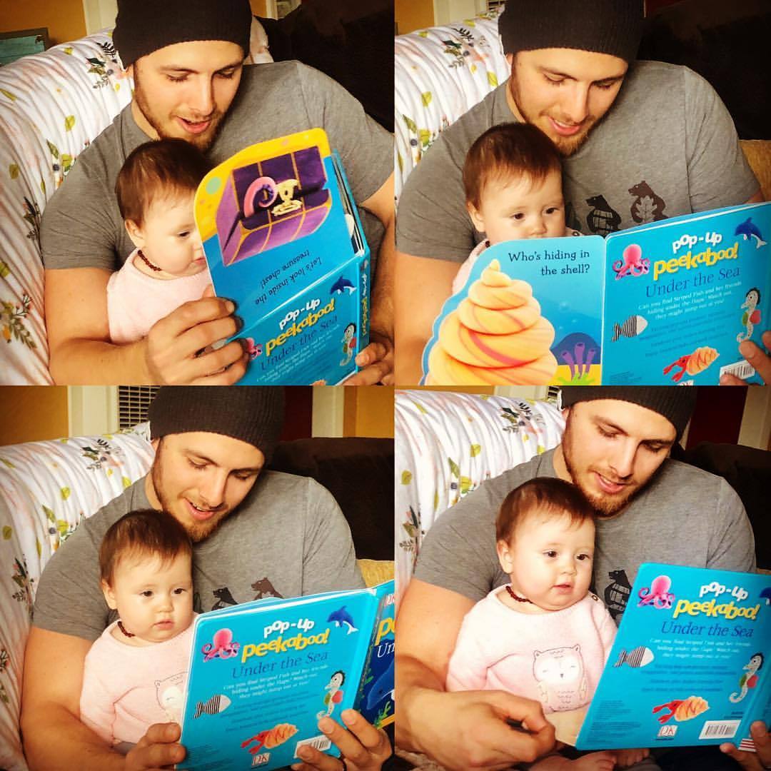 ❤️ Luna y su papá. #lunabelle #readtome  (at City of Clayton, CA) https://www.instagram.com/p/BtIaVGbA7Sx/?utm_source=ig_tumblr_share&amp;igshid=162xvy0z27udl