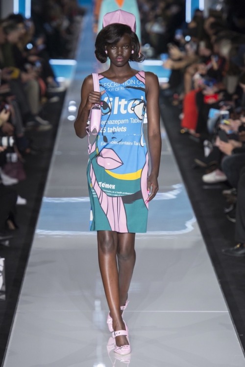 fuckrashida:Moschino by Jeremy Scott Fall/Winter 2018