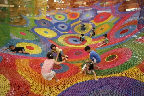 davidjulianhansen:Hand-crocheted art that you can climb by Japanese textile and fibre artist Toshiko