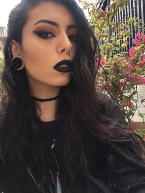 teenagedmess:i haven’t posted on here in a long while, helloooo :&gt; ig: alinamarisxl