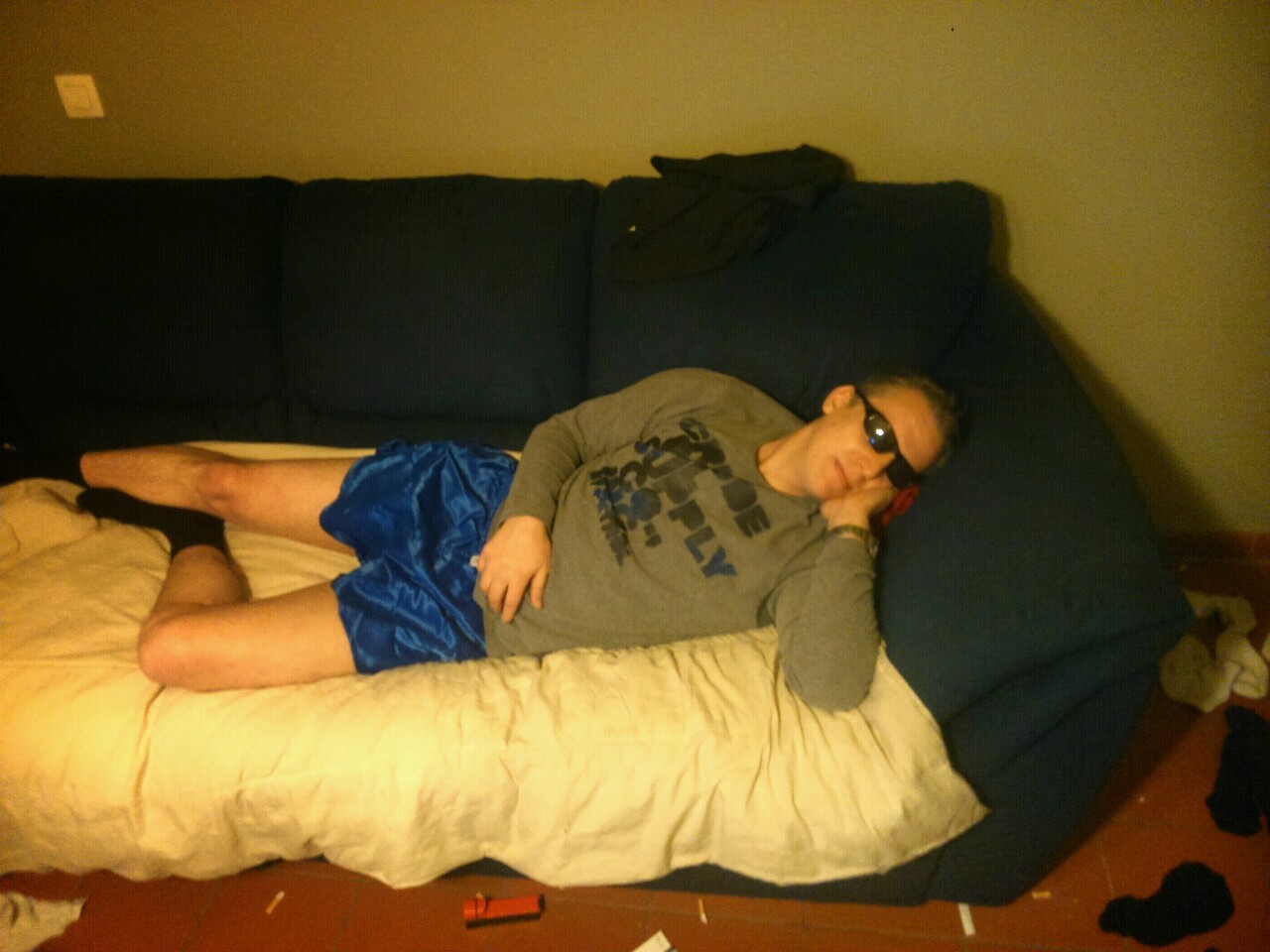 hellokrieke007:  Shiny blue shorts Me