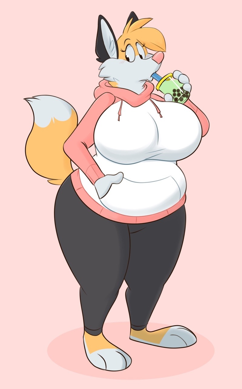 titsunekitsune:  Craving some honeydew milk tea. 🍈🍈