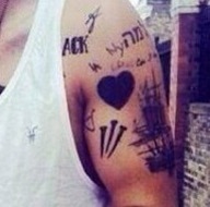 zarryshipper-deactivated2014080:  Zarry + Matching tattoos 