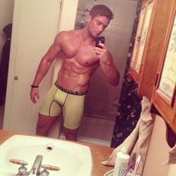 underarmourfan:  I gotta admit I love nikepro too. 