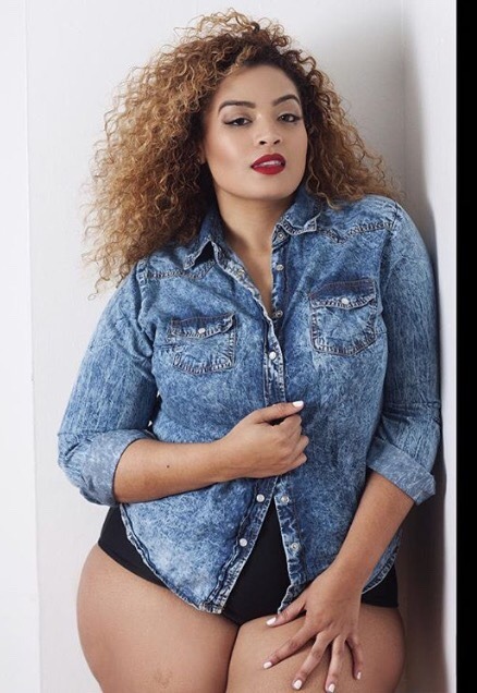 italiankong:  Gorgeous Desiree Jenkins. Eyes and thighs and all good.
